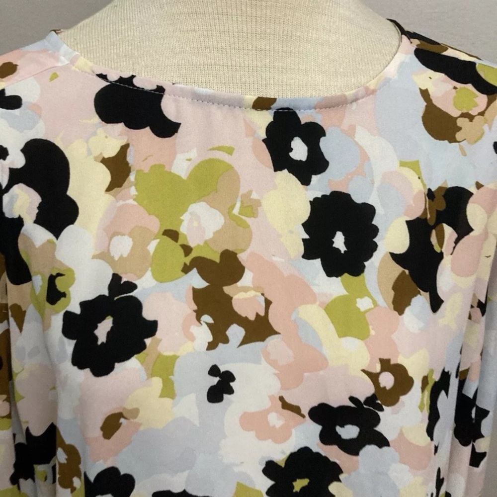 11-30 LOFT Outlet Floral Top Blouse Large Pastel - Picture 3 of 3